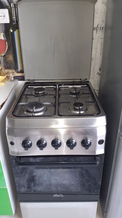 Продам газ плиту