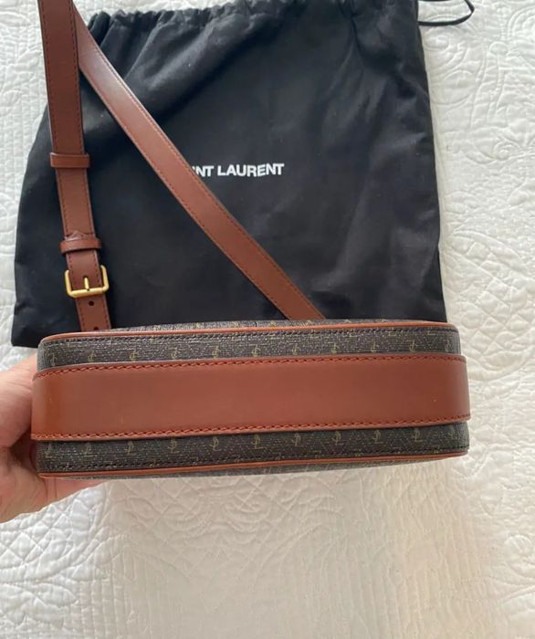 Сумка бренда Saint Laurent