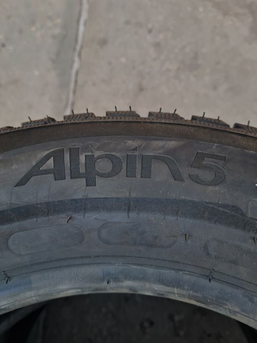 Нови зимни гуми 2 броя MICHELIN Alpin5 215 60 R16