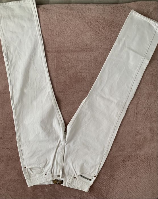 Blugi Calvin Klein ca noi