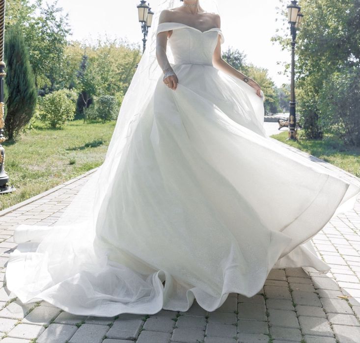 Свадебное платье