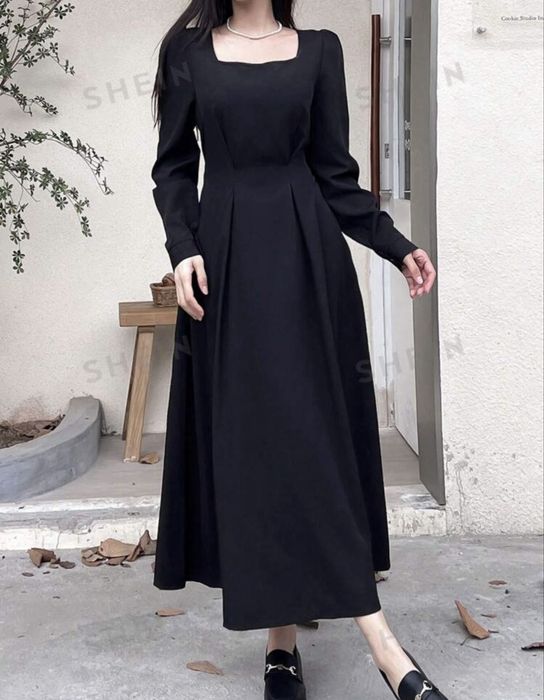 Rochie neagra, midi