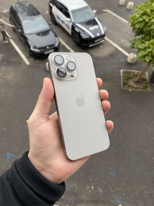 Iphone 15 pro max Silver