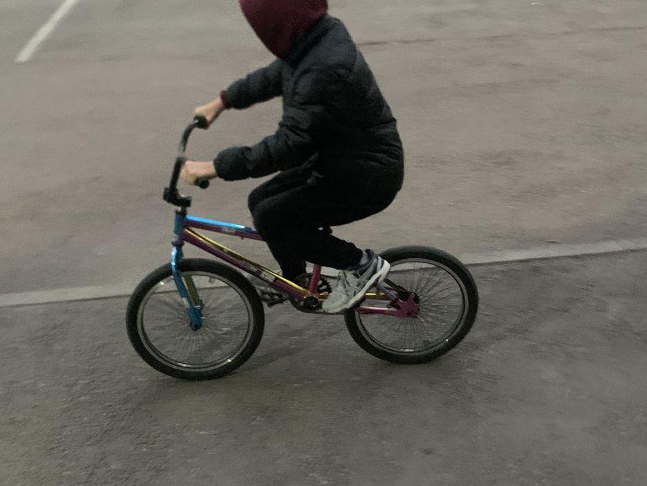 продаю бмх срочно!