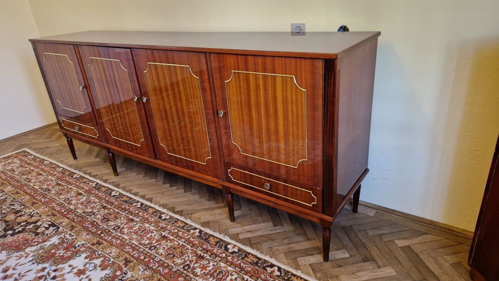 Vând mobilă veche dormitor, sufragerie, bucătărie, living