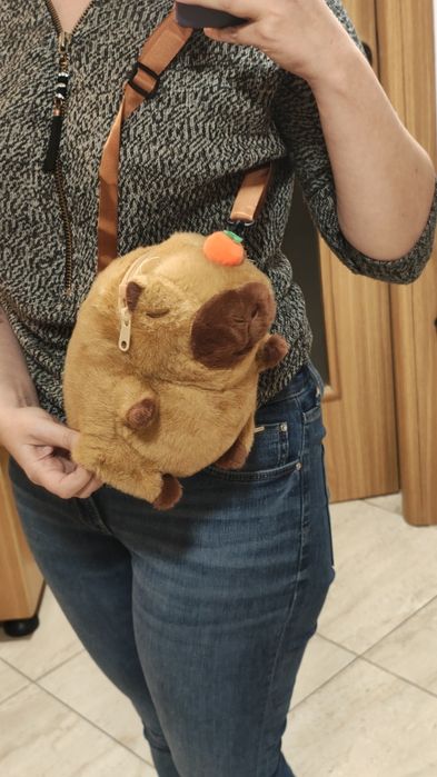 Rucsac adorabil in forma de capybara