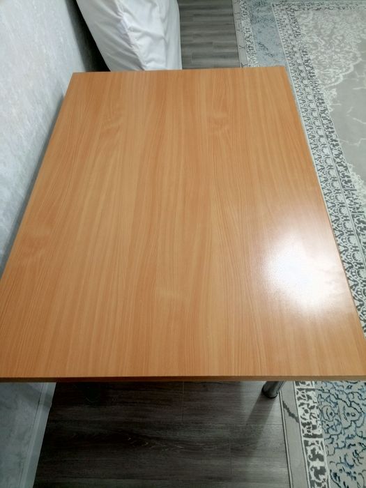 Стол кухонный деревянный