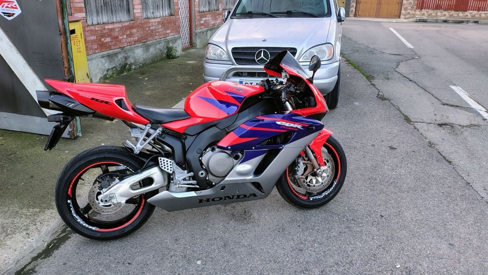 Honda cbr 1000 rr sc57