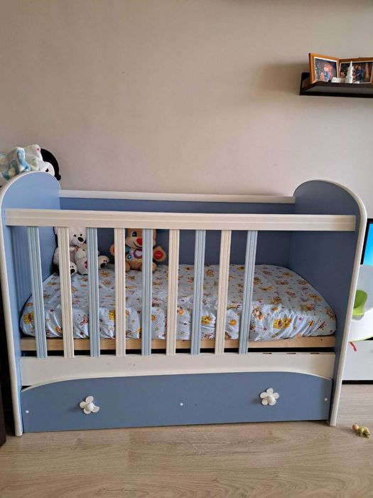 Дървена  бебешка кошара