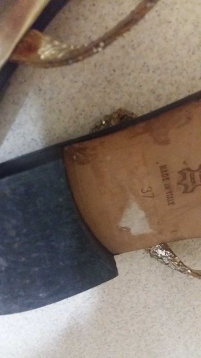 Saboti aurii eleganti frumosi italienesti pret redus