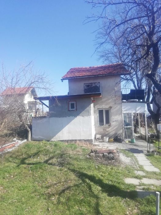 Продавам вила във местността Орлето
