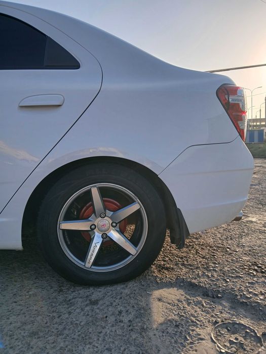 Vossen diska sotiladi