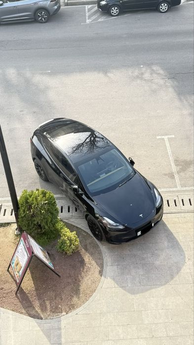 Tesla model Y 2022 TOTAL BLACK