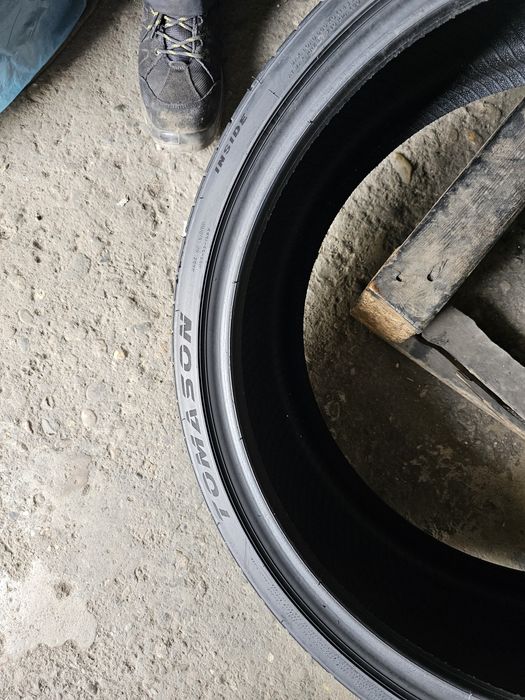 2 anvelope vara 225 35 20 Tomasson