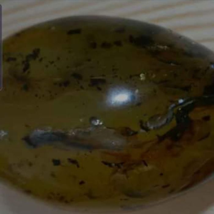 Старинно яйце от Балтийски кехлибар