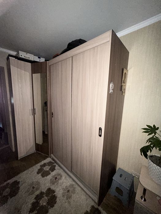 Продам шкаф купе угловой