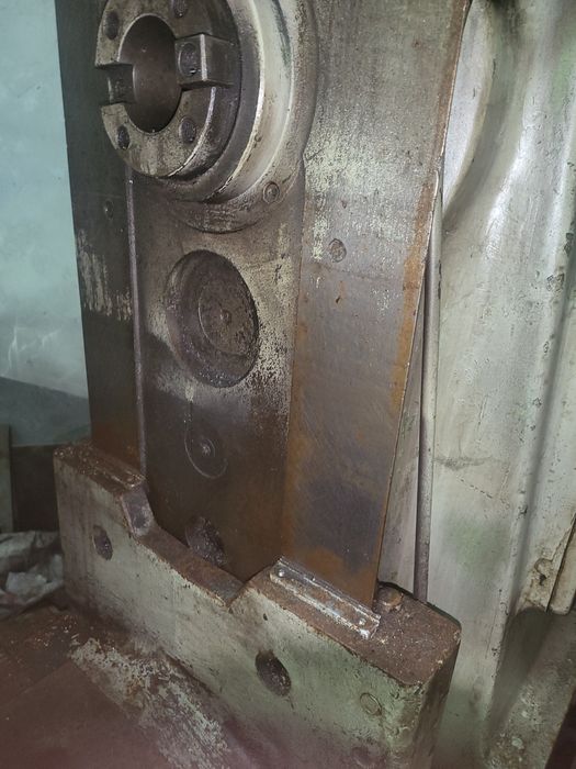 Универсально фрезерный станок 6р83ш