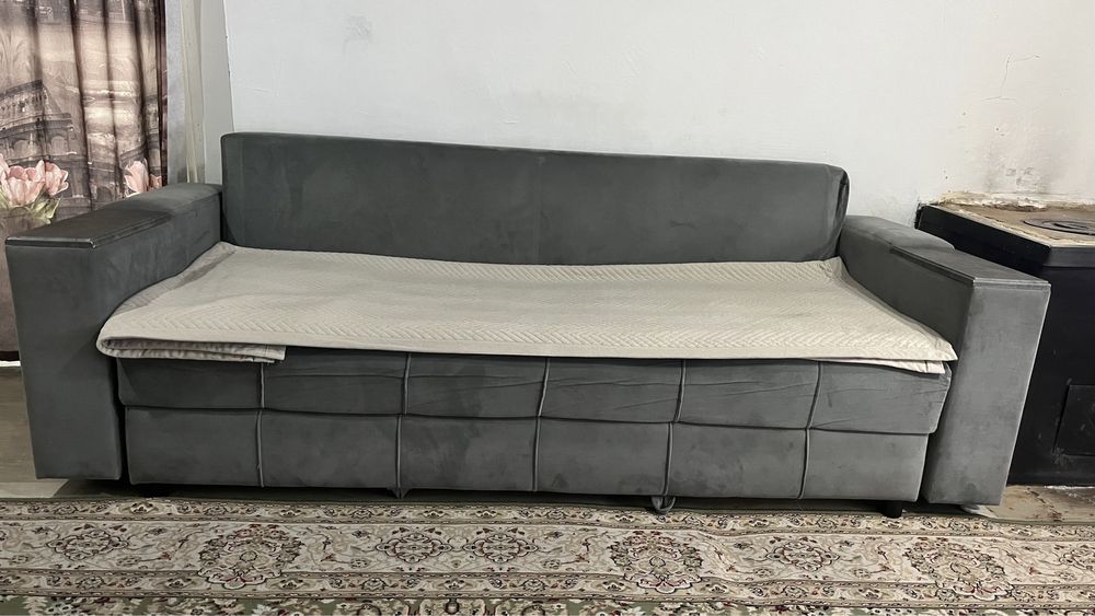 Продается диван в отличном состоянии