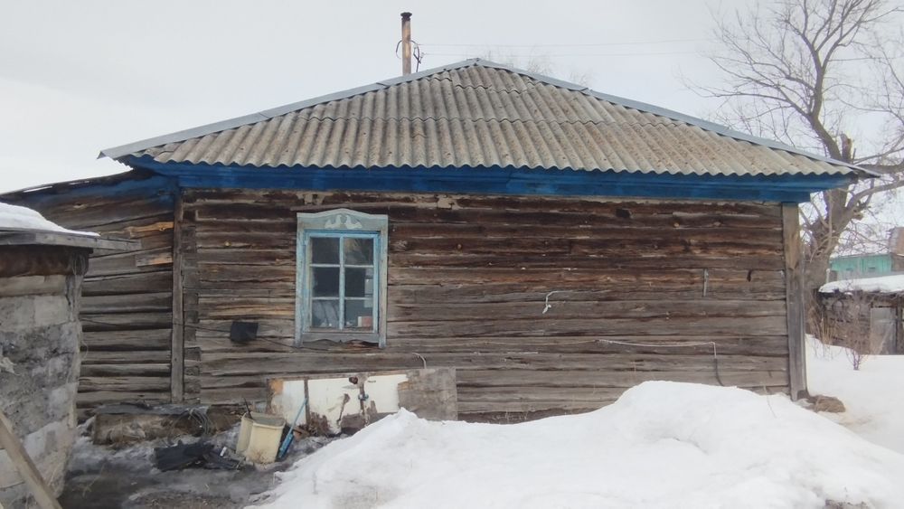 Продам дом бревенчатый.