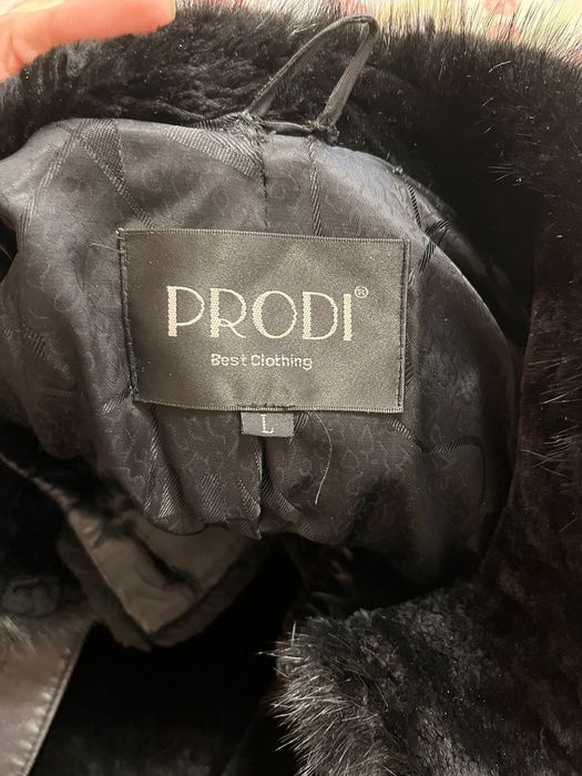 Срочно Продам мутоновую шубу