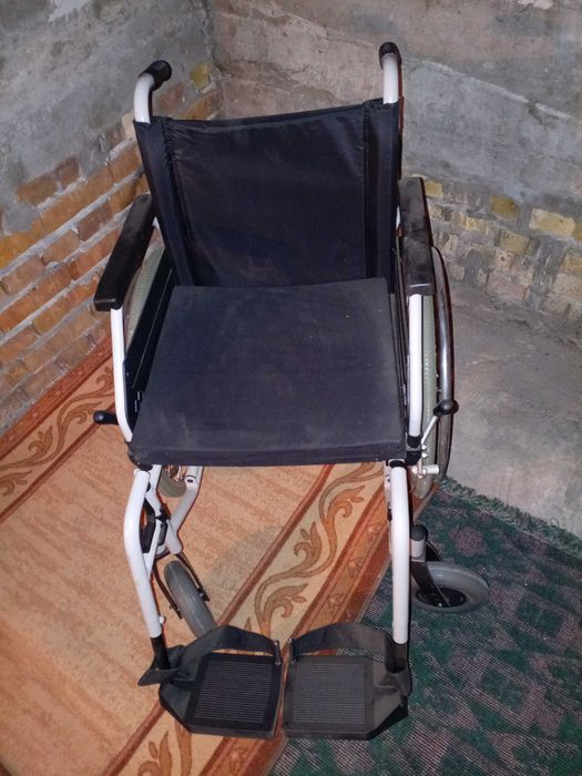 Нова инвалидна сгъваема колочка