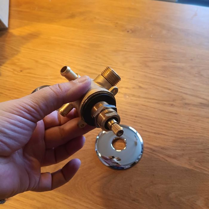 НОВ! 3-пътен месингов смесител за душ – с керамичен клапан, хром