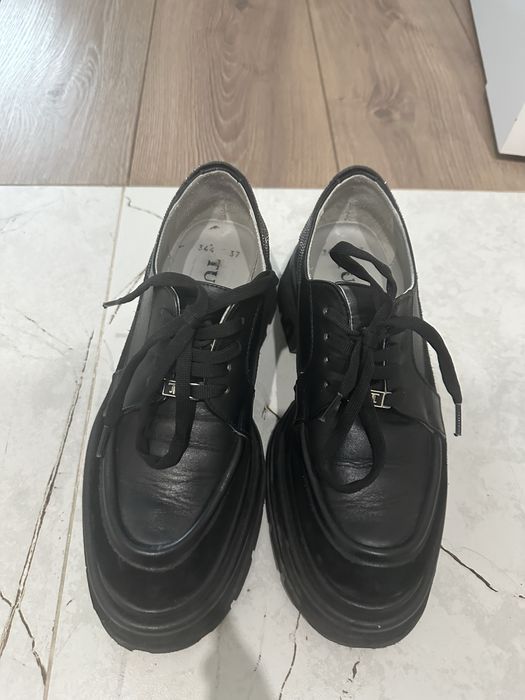 Продам ботинки Tucino черная