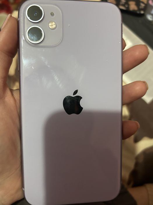 Vand iphone 11 luat nou 64 GB