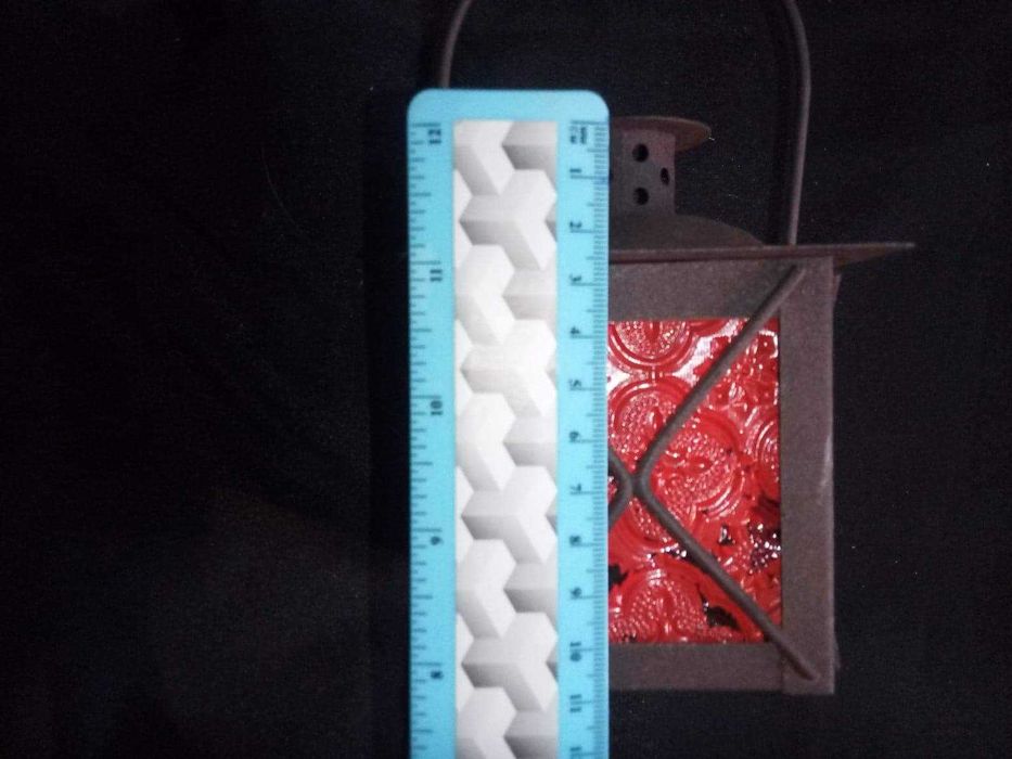 Lampa metal cu sticlă roșie