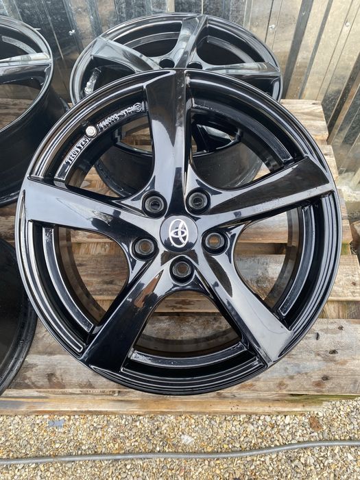 17 цола 5 х 114.3 мм Киа , Мазда , Хюндай , Тойота Kia , Mazda