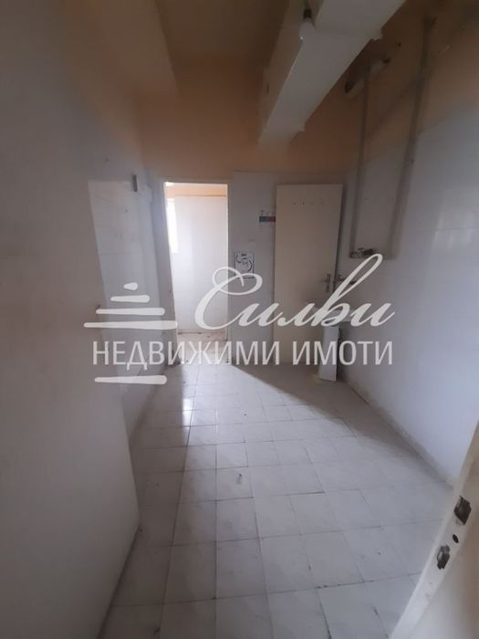 Търговски обект със статут на заведение - 5-ти километър!