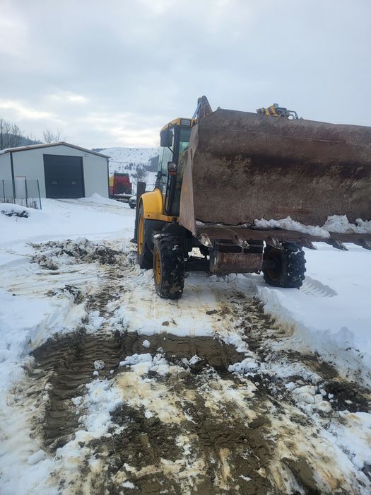 Vând buldoexcavator fermec terex