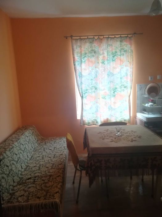 Продава Етаж от Къща град Ловеч, Широк център