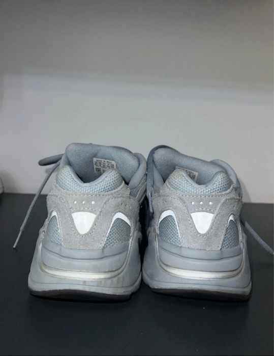 Yeezy 700 v2 Hospital Blue