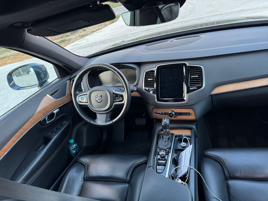 Volvo XC90 anul 2018.     120 mii km
