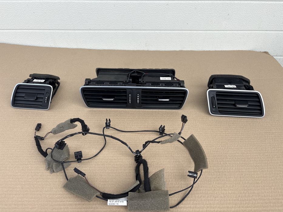 Grile bord cu lumina ambientala Volkswagen Passat B6 B7
