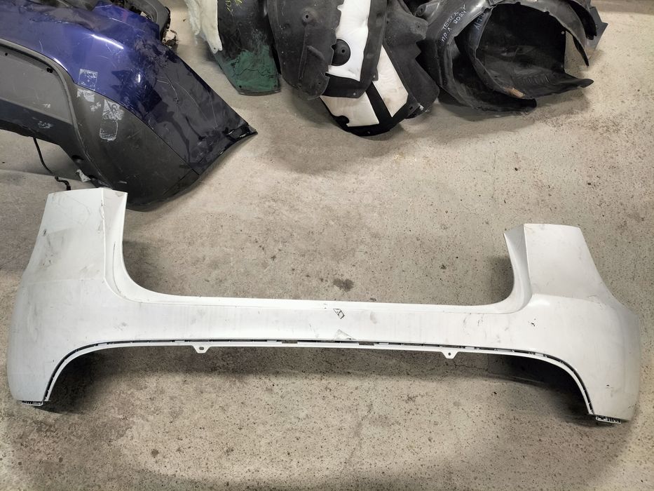 Необорудвана задна броня със Забележки Tesla Y 2024г.