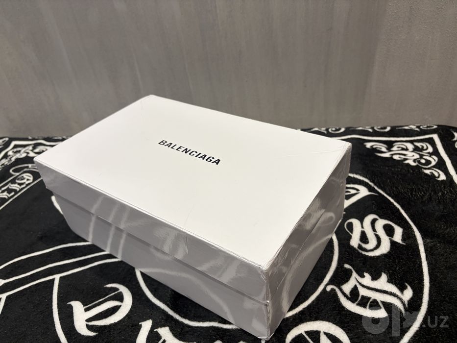 Balenciaga arena