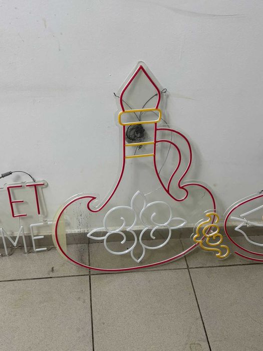 Неоновые вывески