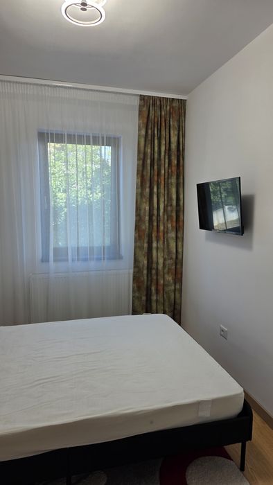 Închiriez studio cu un dormitor