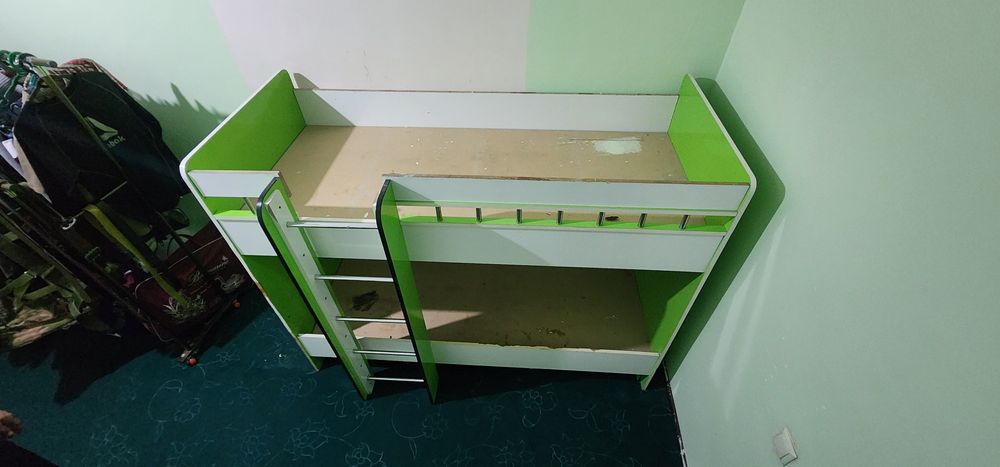 Ikki etajli  divan oʻlchami 180×75×150  Oq detski beshikli  divan 1