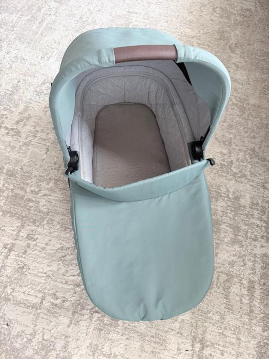 Продаётся коляска Easywalker Charley