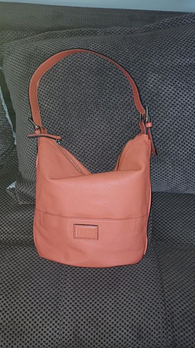 Escada sport чанта от естествена кожа