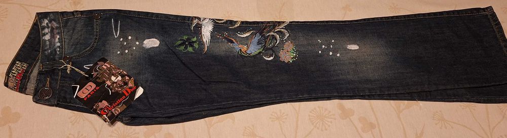 Blugi de damă Christian Dior noi, cu imprimeuri și broderii mărimea 27