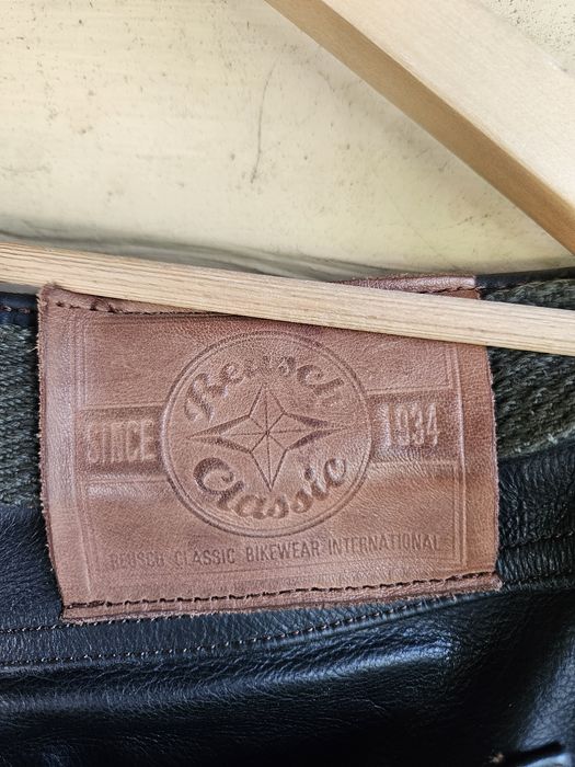 Pantaloni din piele calitate deosebita