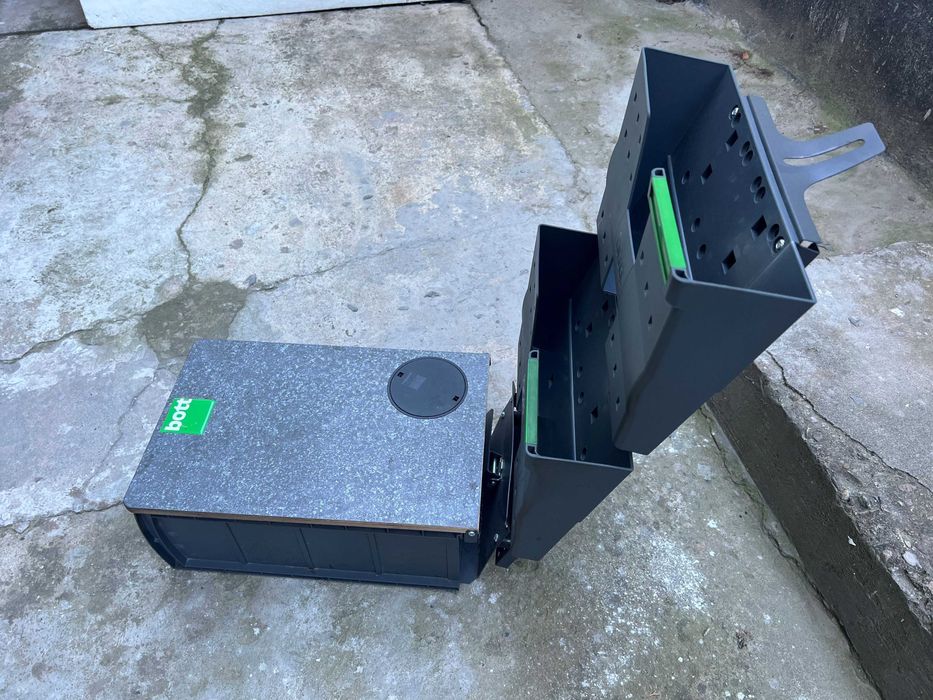 ОБОРУДВАНЕ етажерка за документи/жабка за бус/бусове Vw/Ford/Renault!!