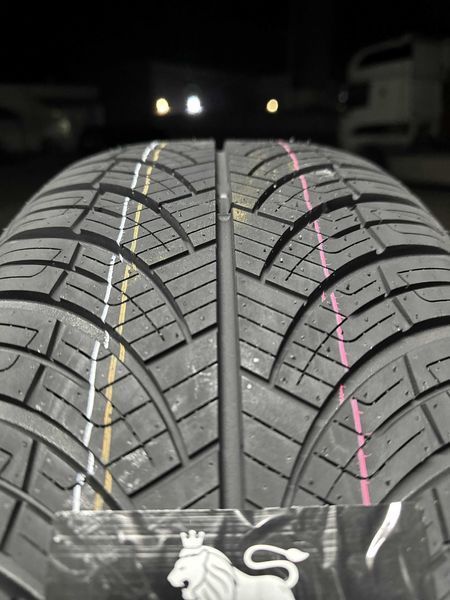 Нови Всесезонни Гуми Arivo Carlorful A/S 205/40R17 84W XL Нов Dot