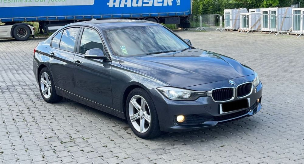 Dezmembrez bmw f30 motor bara trager capota aripa far usa