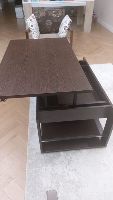 Стол в гостиную