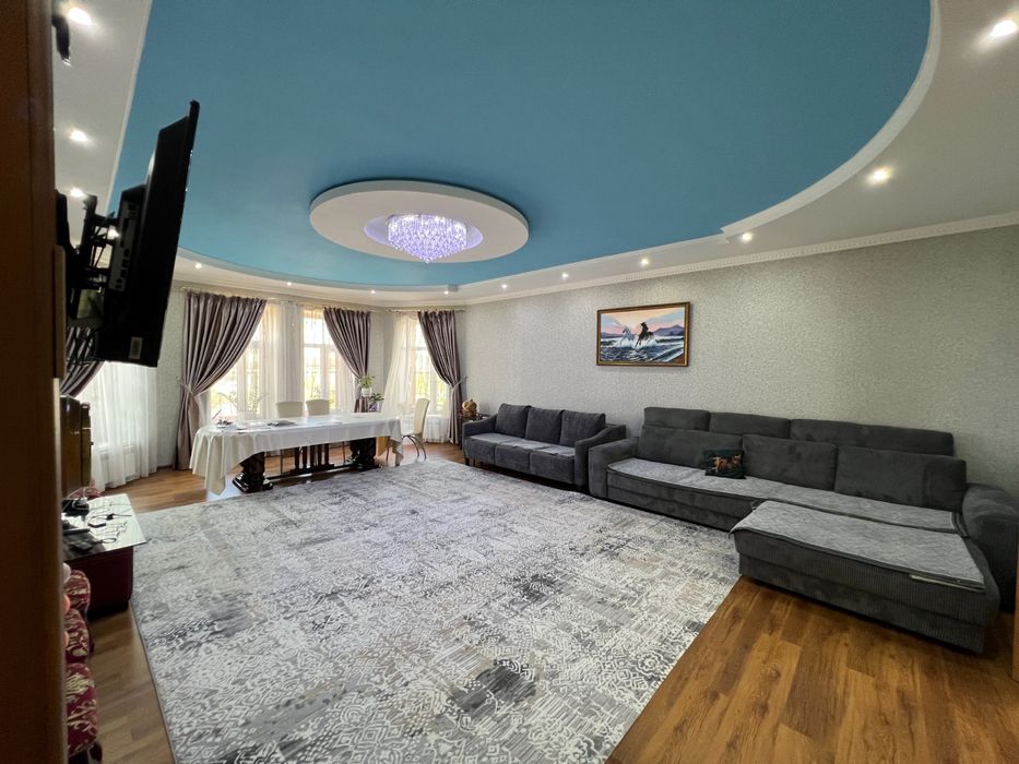 Продам коттедж 330 кв. М